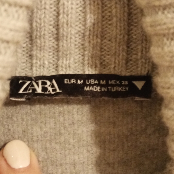 Zara Gray Turtle Neck Sweatshirt - Picture 2 of 4